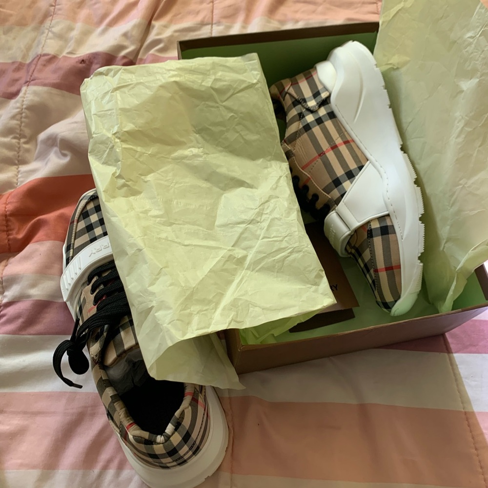 SOLD New Burberry - Picture 2 of 4